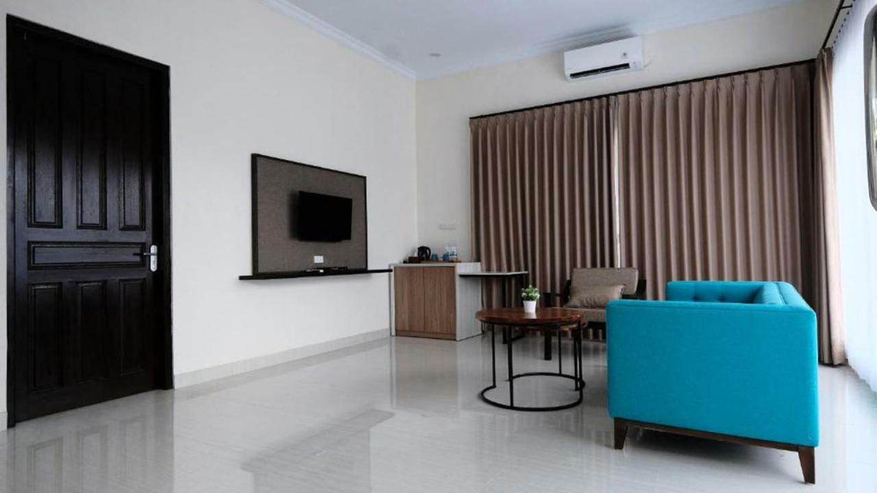 Belitung Holiday Resort Sijuk Экстерьер фото