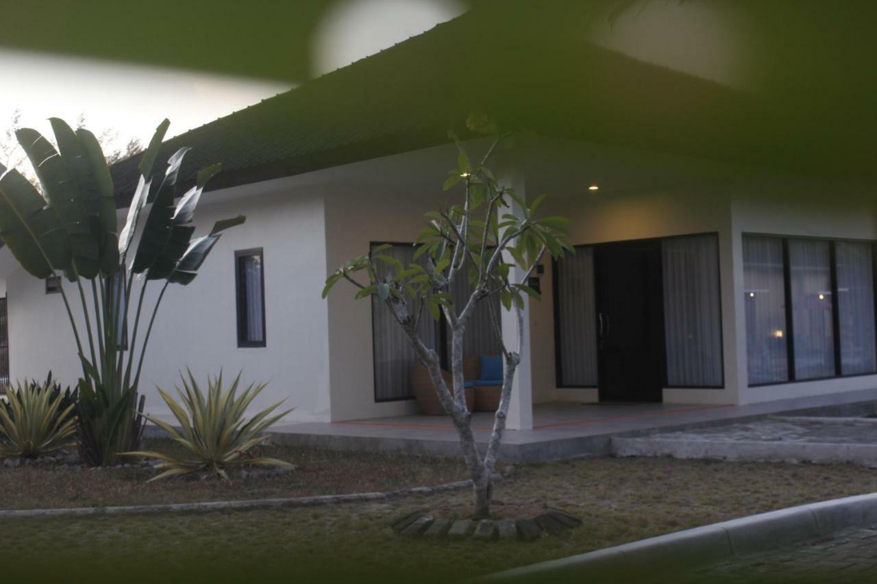 Belitung Holiday Resort Sijuk Экстерьер фото